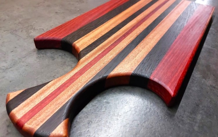 Deska do krojenia/serwowania z drewna egzotycznego - padouk, wenge oraz sapele
