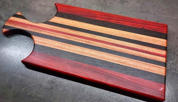 Deska do krojenia/serwowania z drewna egzotycznego - padouk, wenge oraz sapele