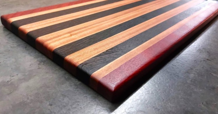 Deska do krojenia/serwowania z drewna egzotycznego - padouk, wenge oraz sapele