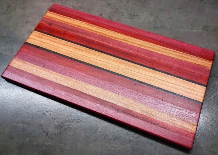 Deska do krojenia/serwowania z drewna egzotycznego - padouk, wenge, sapele oraz amarant
